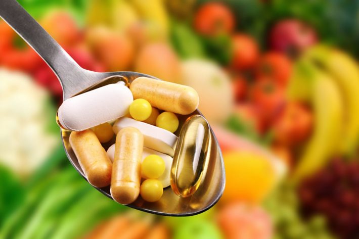 Spoon-With-Dietary-Supplements-70069831